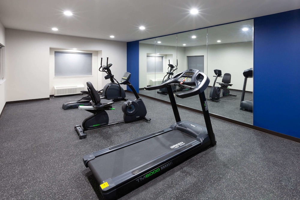Microtel Inn And Suites By Wyndham College Station 16/34