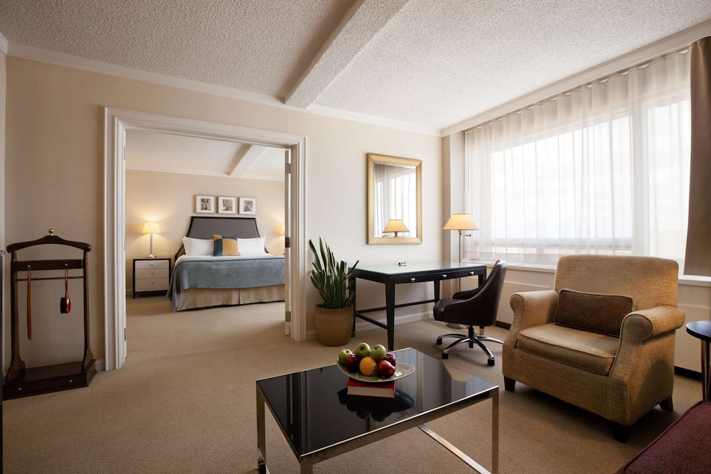 Fairmont Winnipeg 45/69