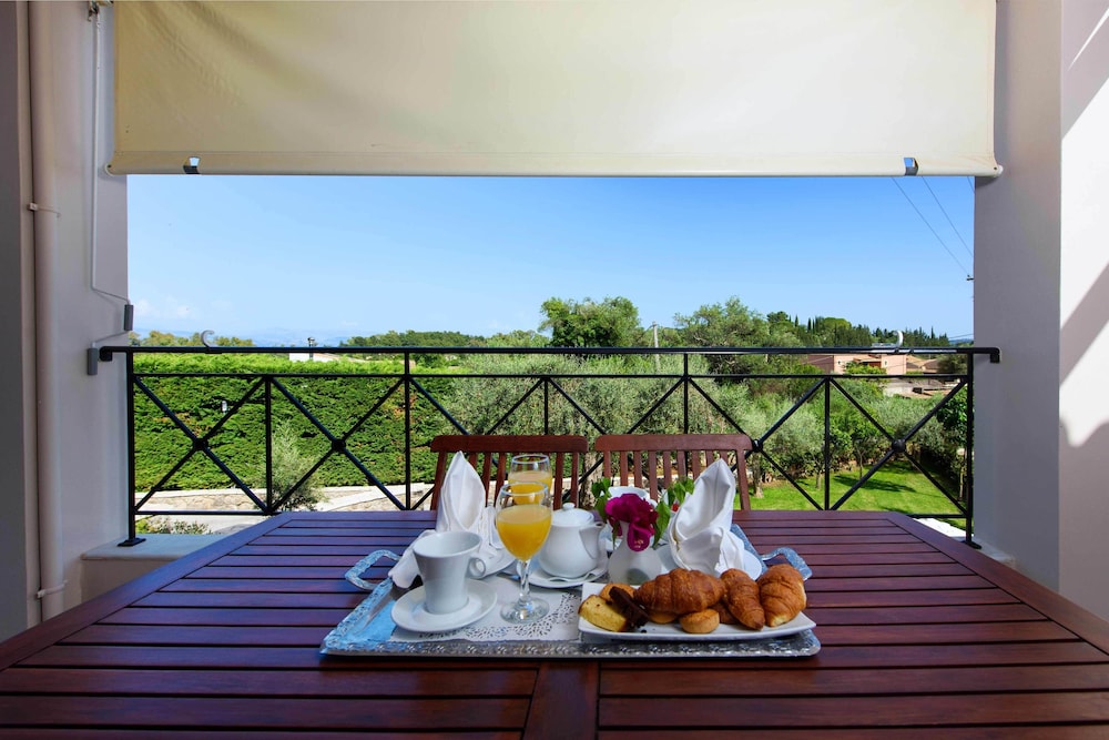 Villa Lemonia 32/50