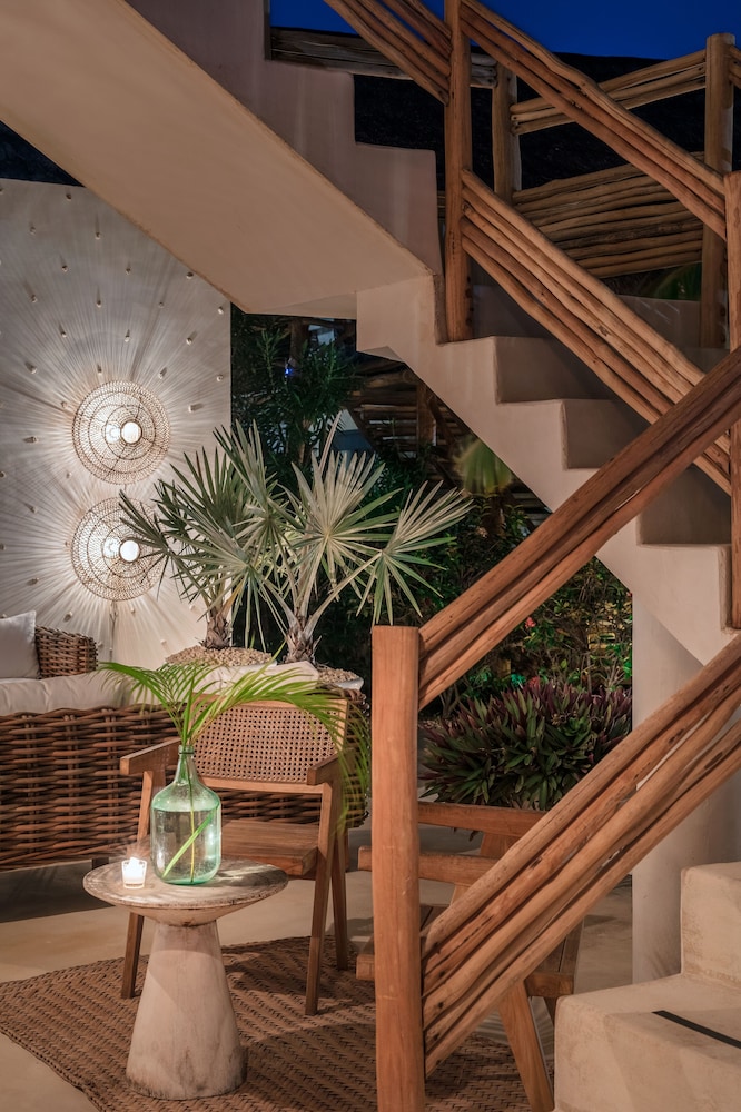 Ser Casasandra Boutique Hotel 64/78