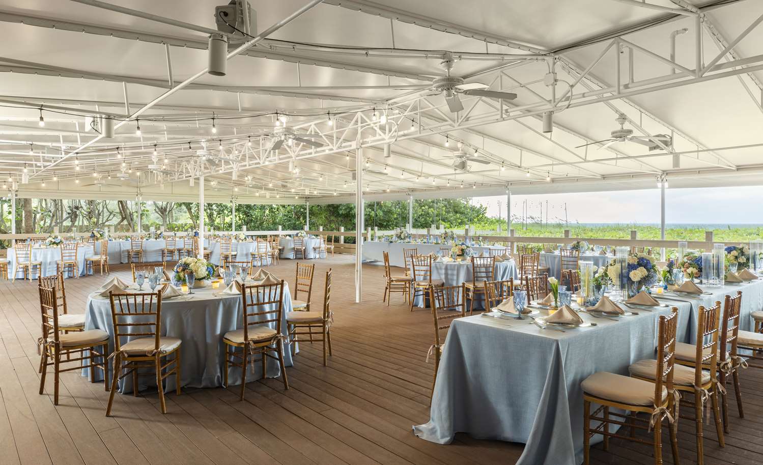 The Singer Oceanfront Resort, Curio Collection by Hilton 43/56