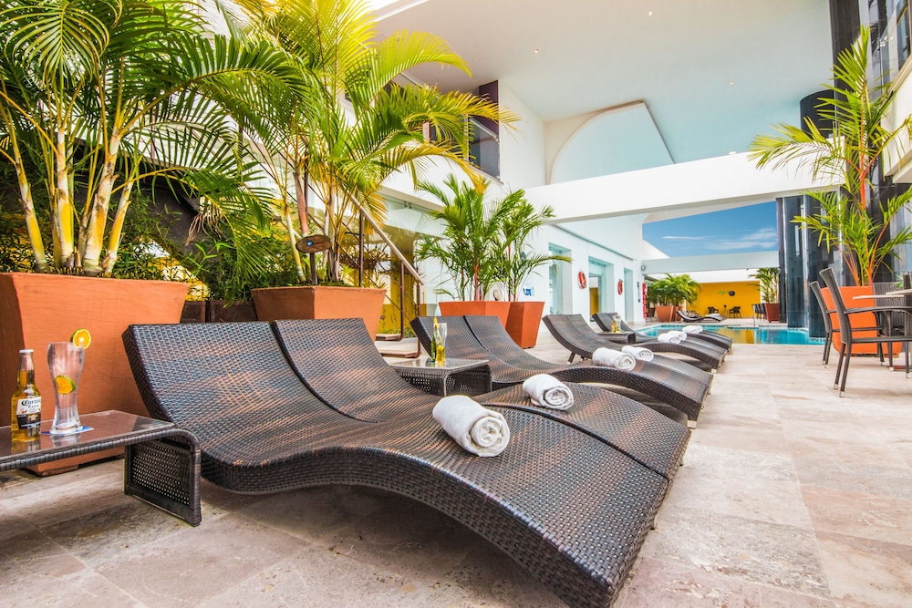 GHL Grand Villavicencio Hotel 49/53
