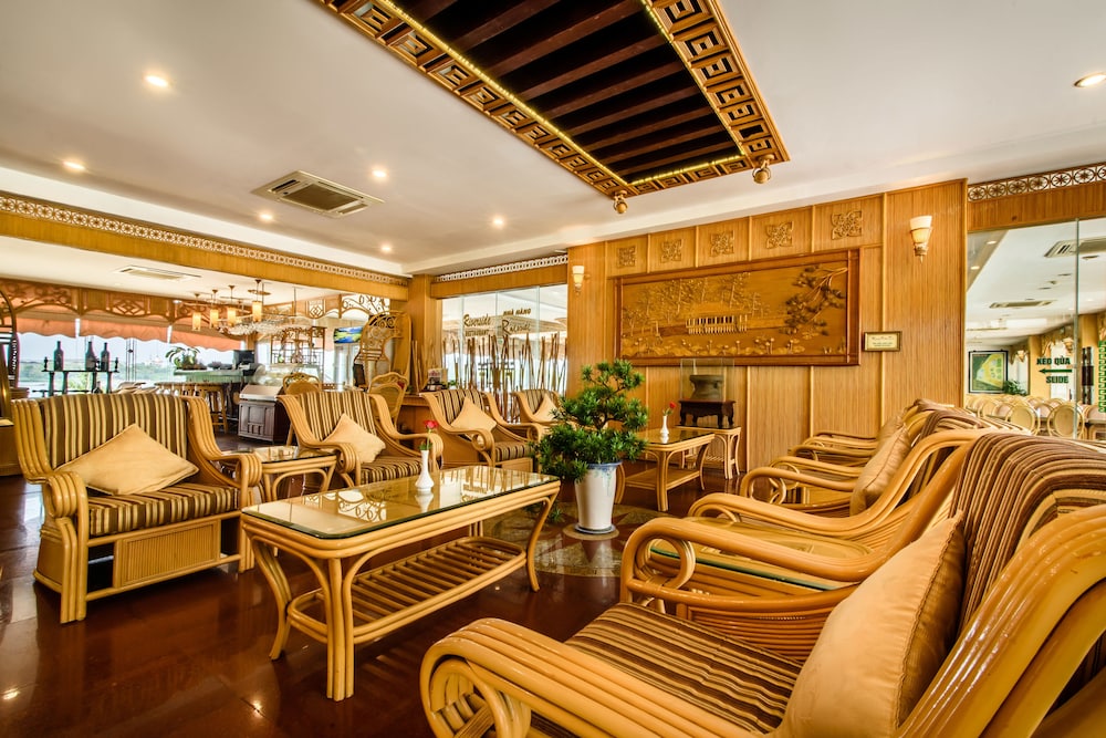 Huong Giang Hotel 53/77