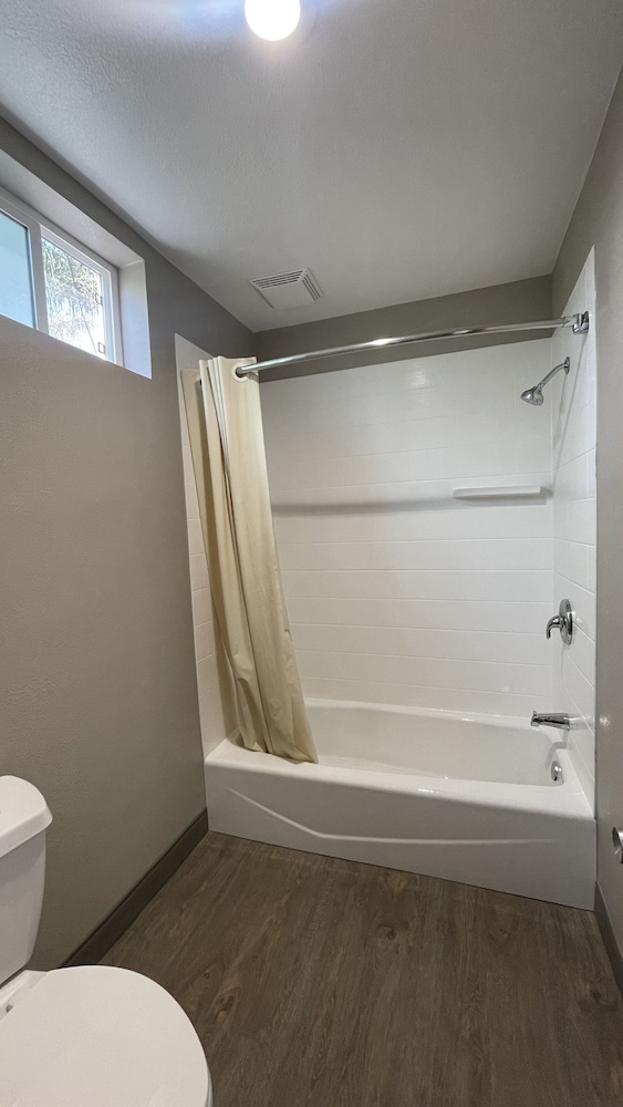 Motel6 Pico Rivera, CA - Los Angeles 30/60