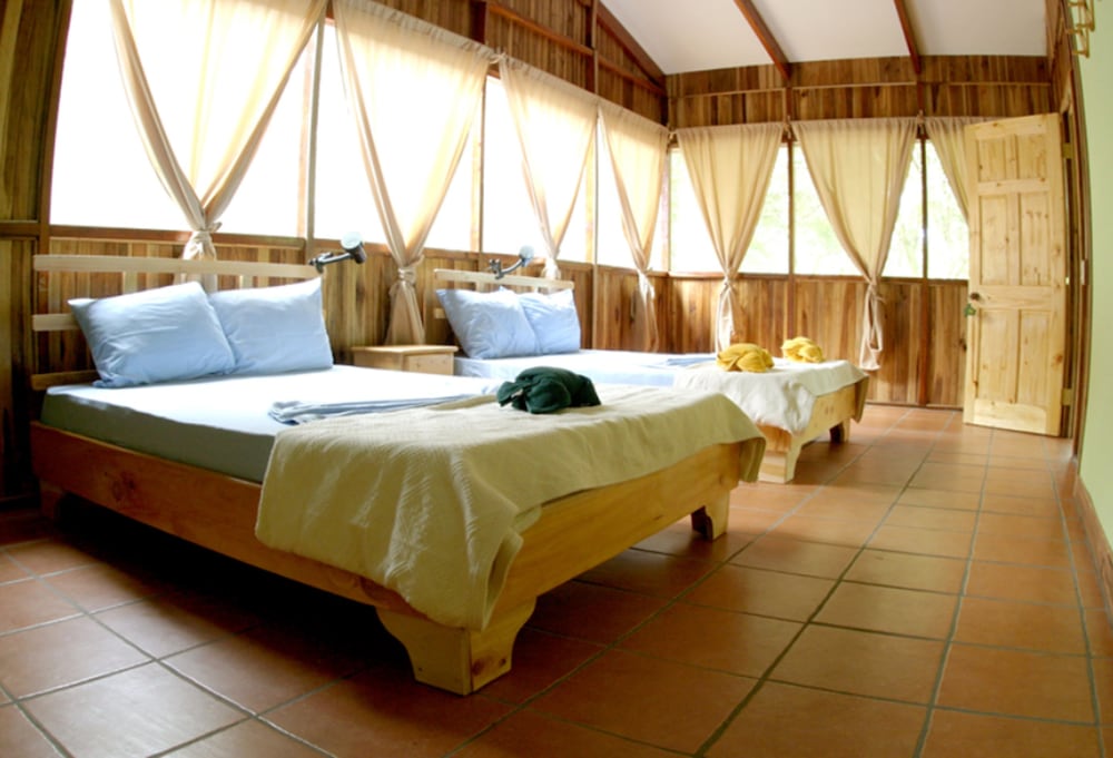 Turtle Beach Lodge 15/50