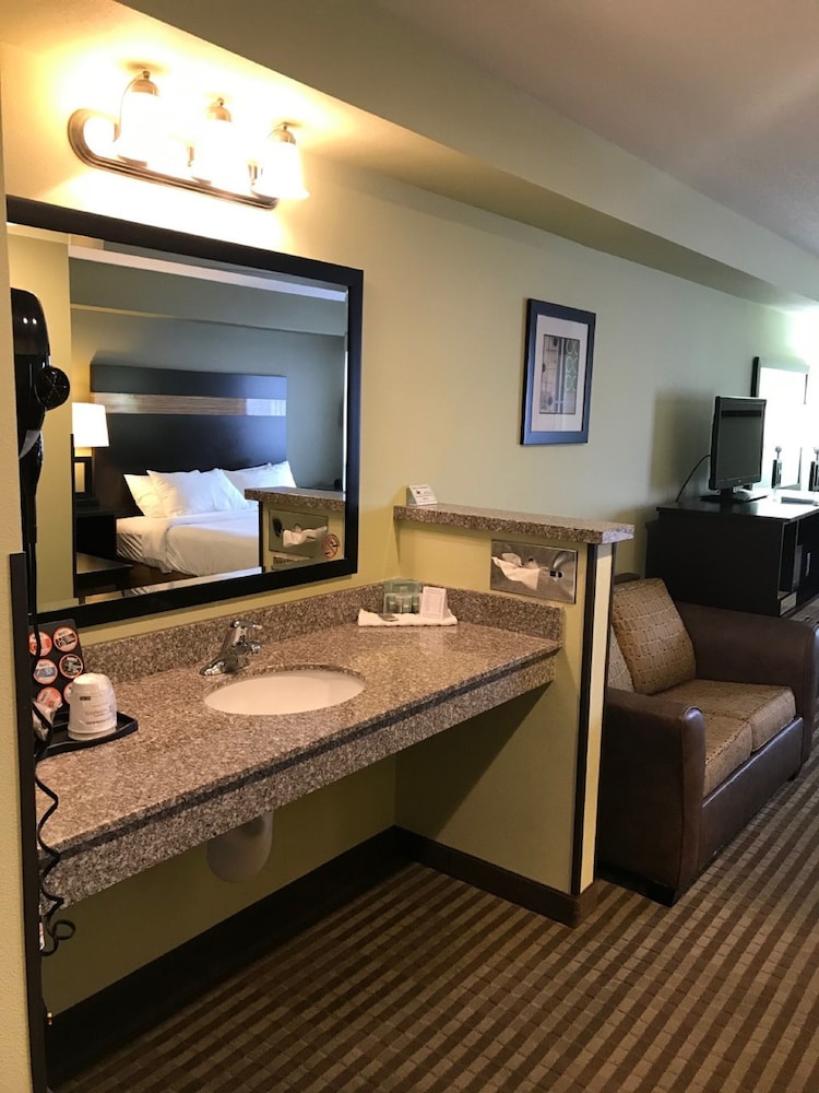 Best Western Rama Inn 34/42