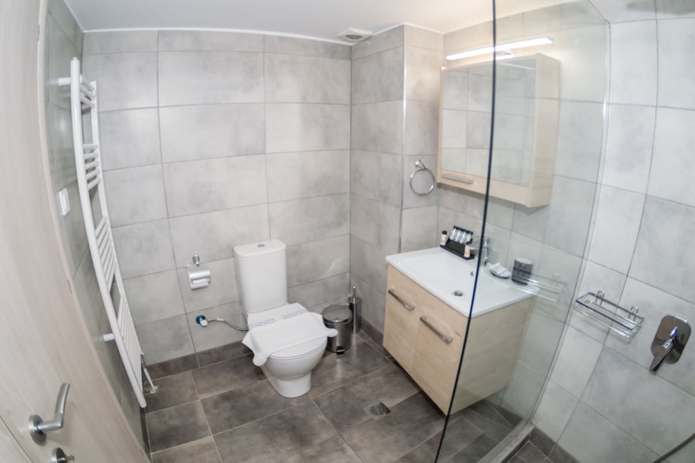 Connect Studios & Apartments 44/47