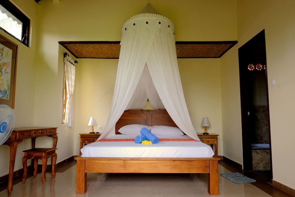Dukuh Village Homestay & Villas 33/72