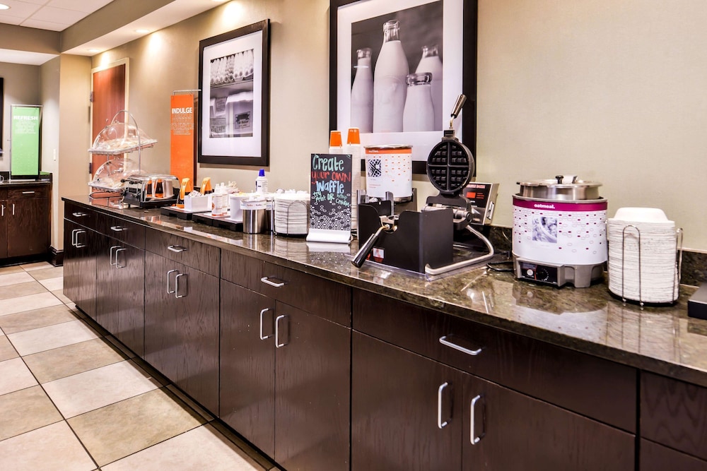Hampton Inn Gonzales 45/56