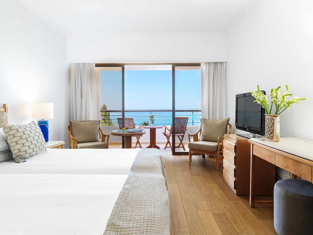 Coral Beach Hotel and Resort 70/95