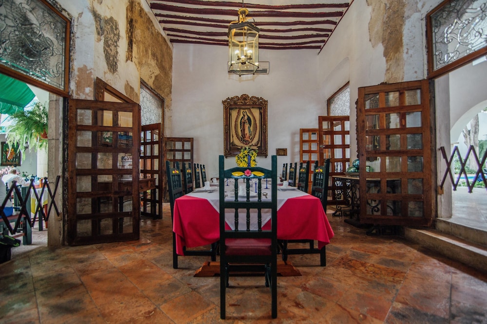 El Meson Del Marques 48/66