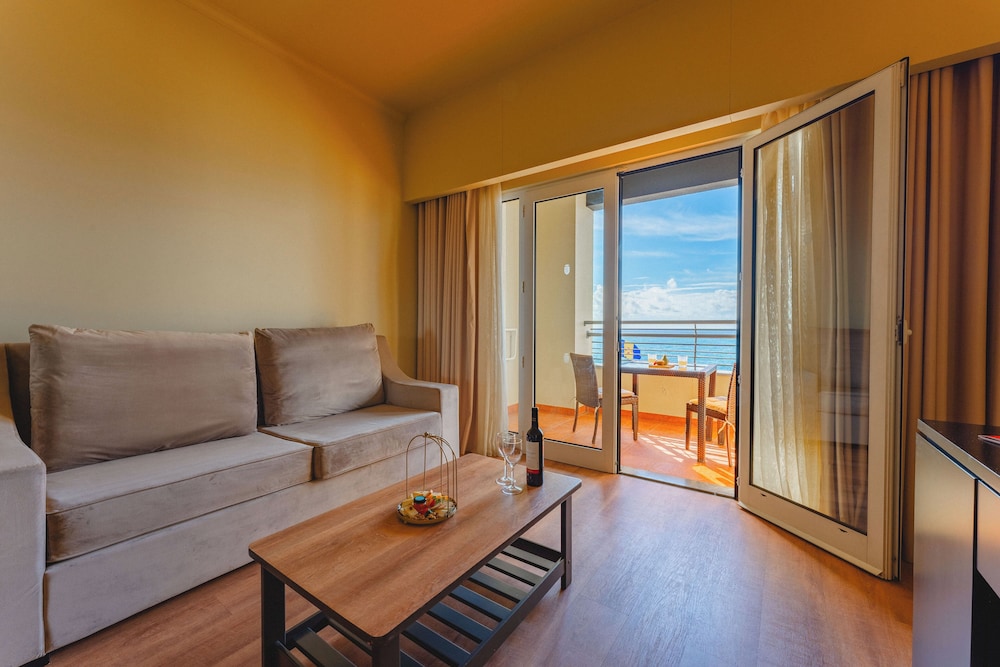 Calheta Beach by Savoy Signature 52/79