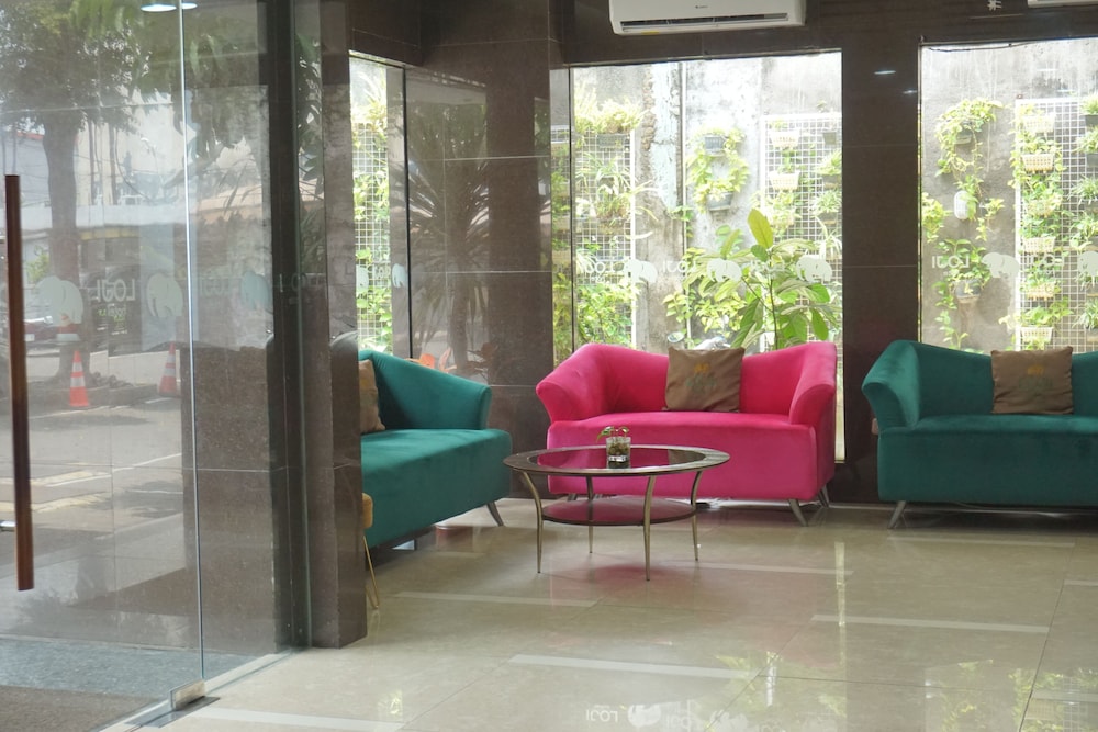 Loji Hotel Solo 37/64