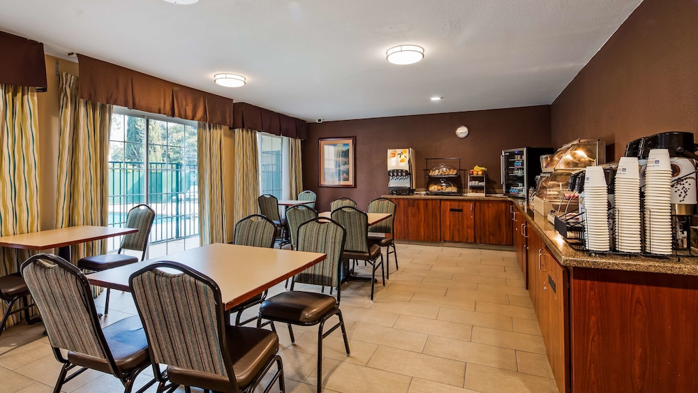 Best Western Brentwood Inn 21/31