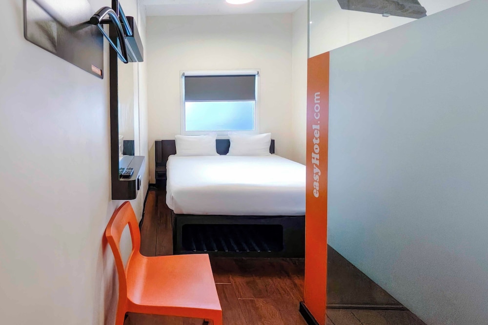 Double Room with an internal view 4/7