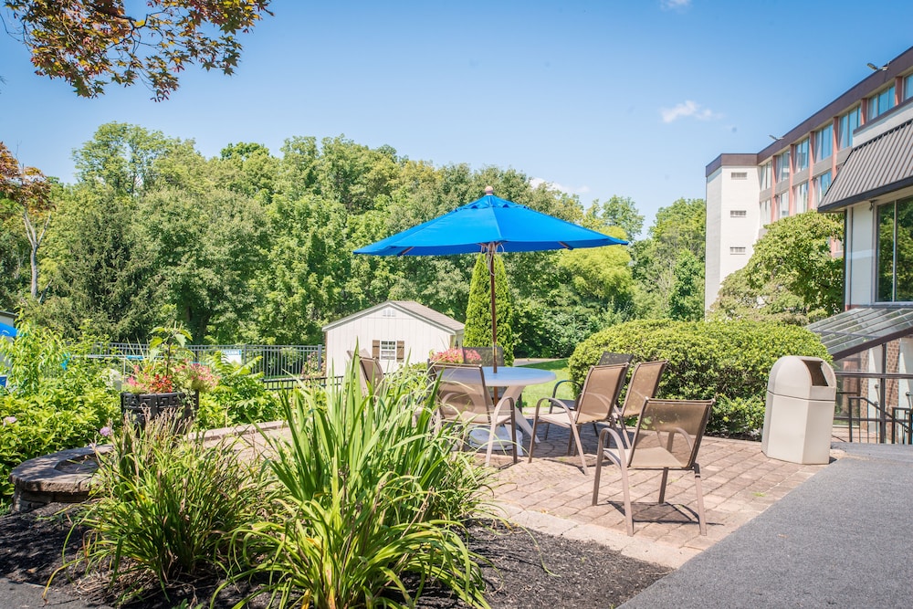 Chester Hotel & Conference Center 7/50