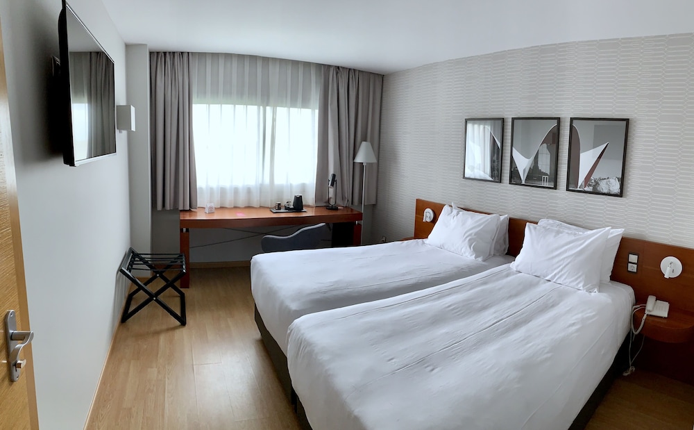 Ramada by Wyndham Valencia Almussafes 18/56