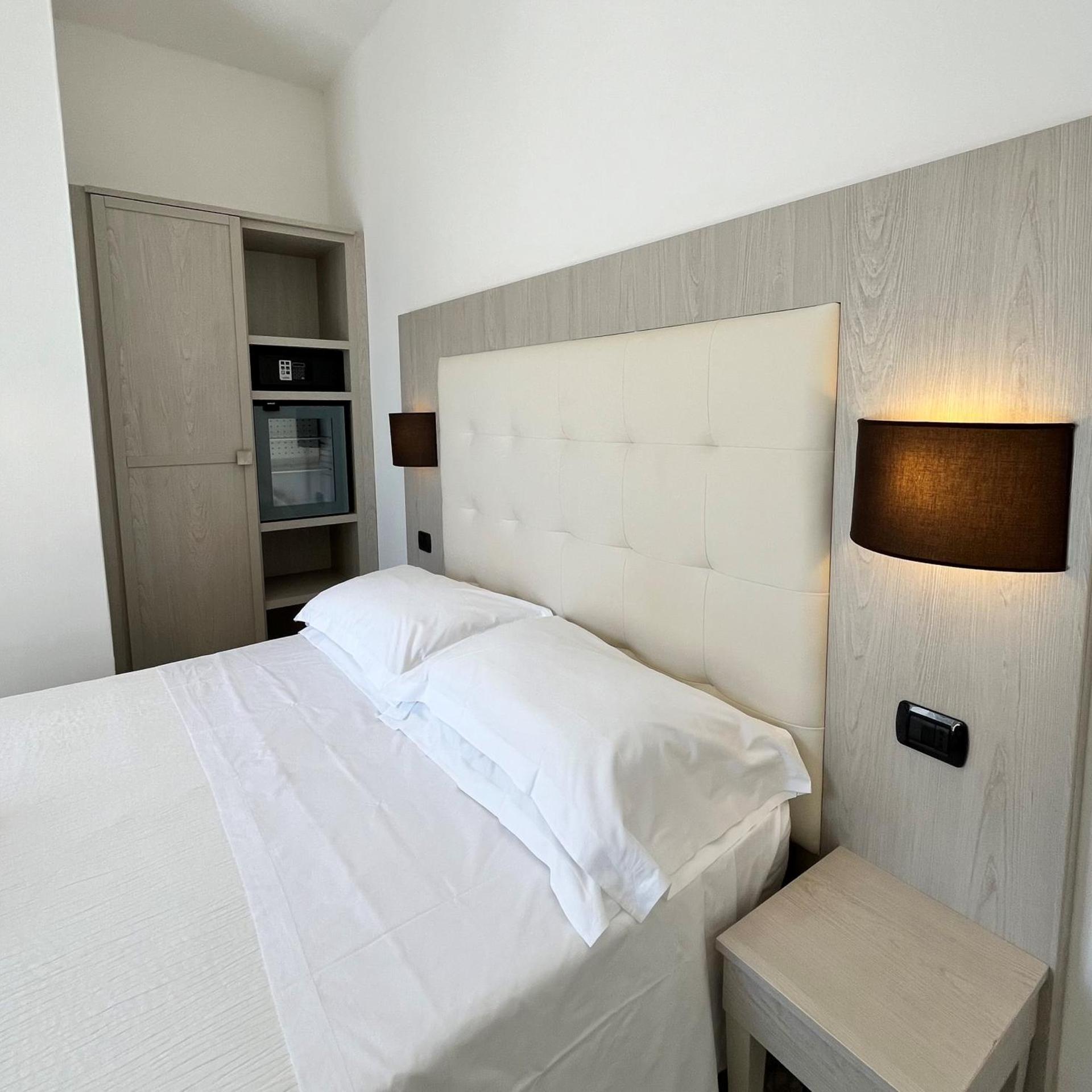 Albergo degli Amici 24/57