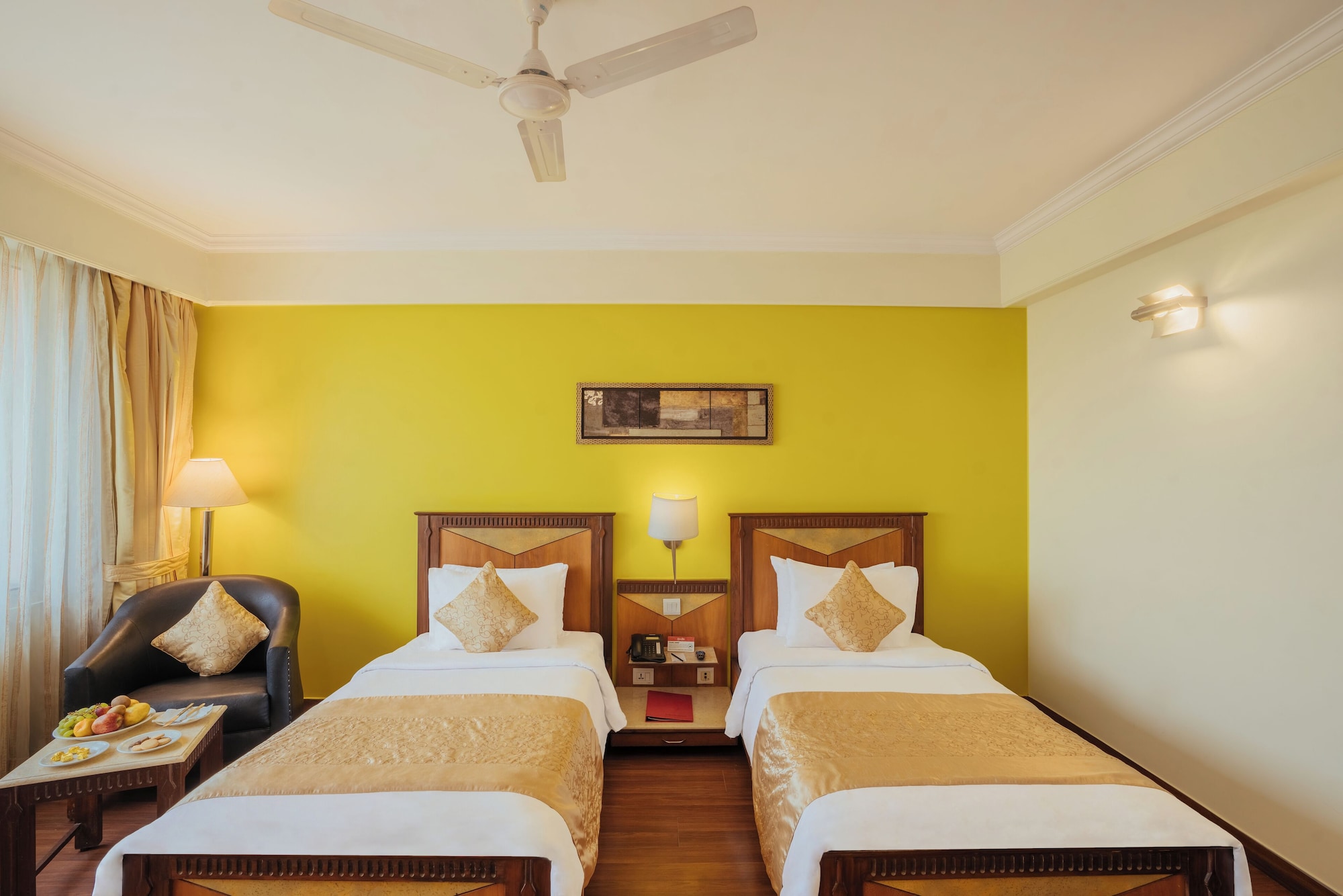 EXECUTIVE, TWIN BEDS