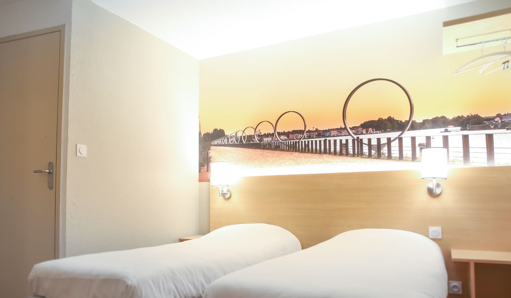 INN DESIGN HOTEL CHATEAUBRIANT 10/37