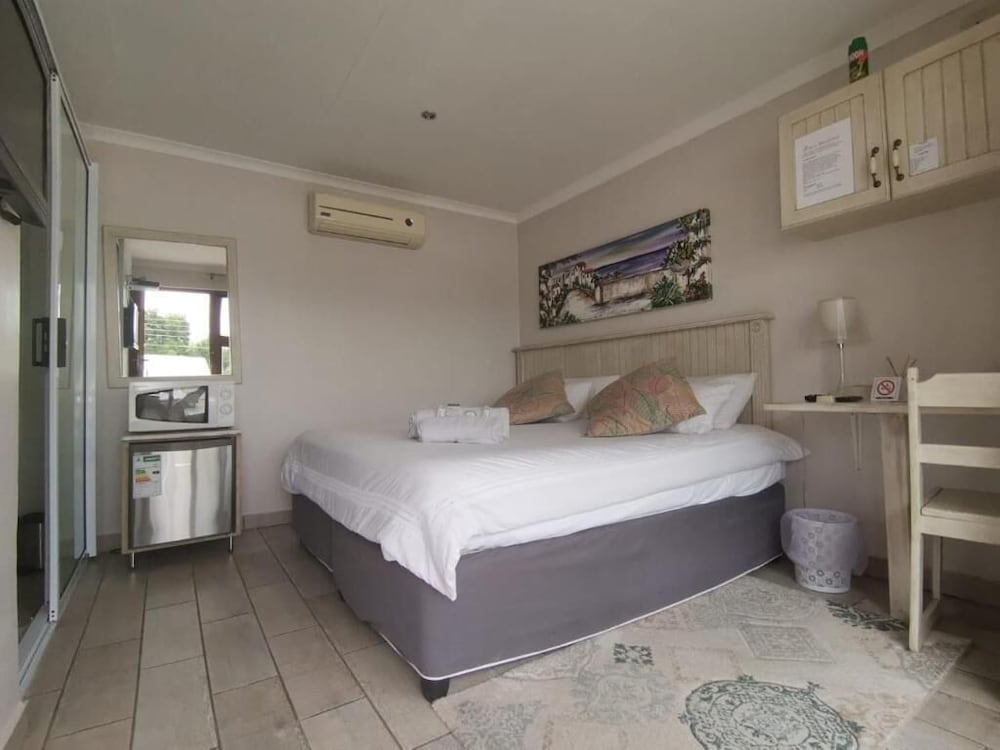 Rene's Guesthouse 7/45