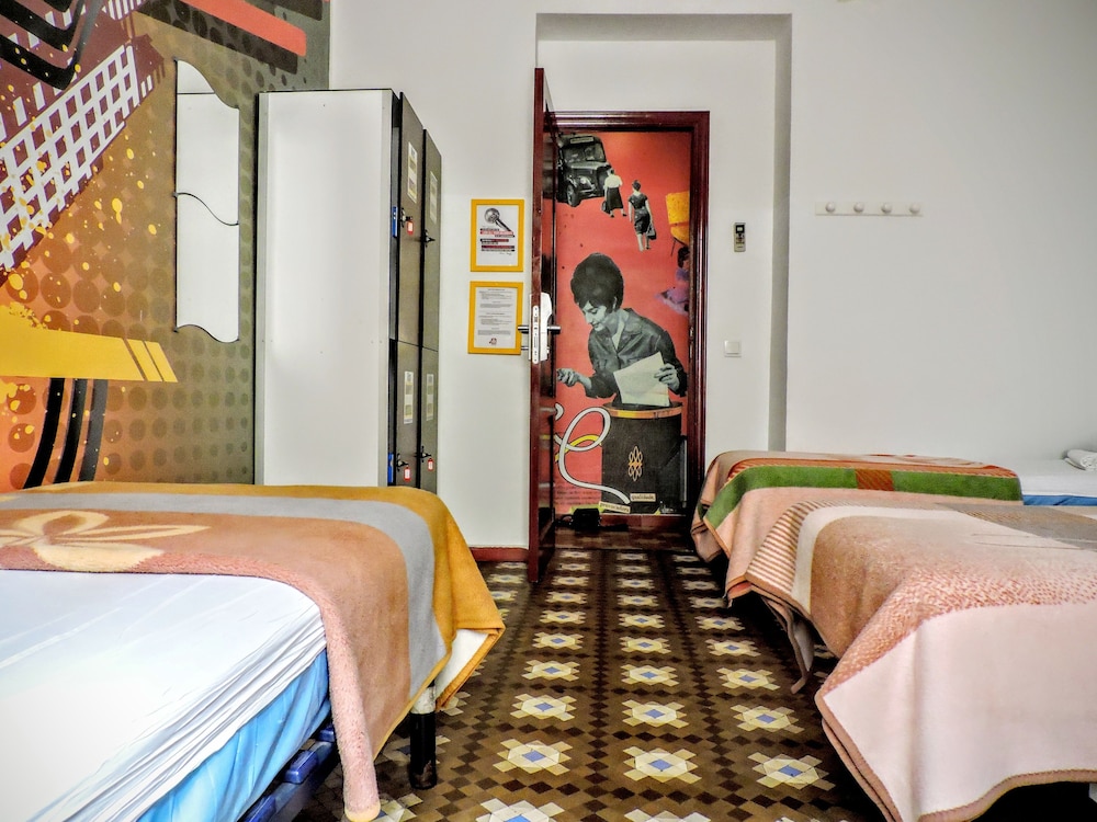 Home Youth Hostel 22/73