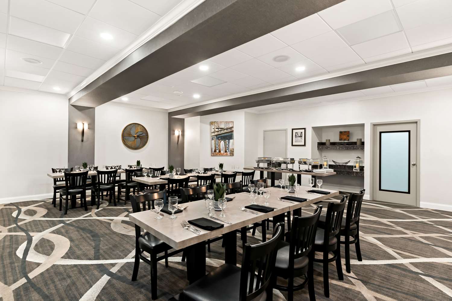 Best Western Plus Concordville Hotel 40/54