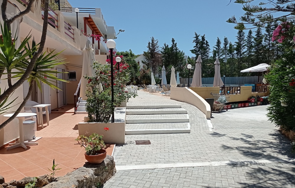 Alexandros Studios 31/40