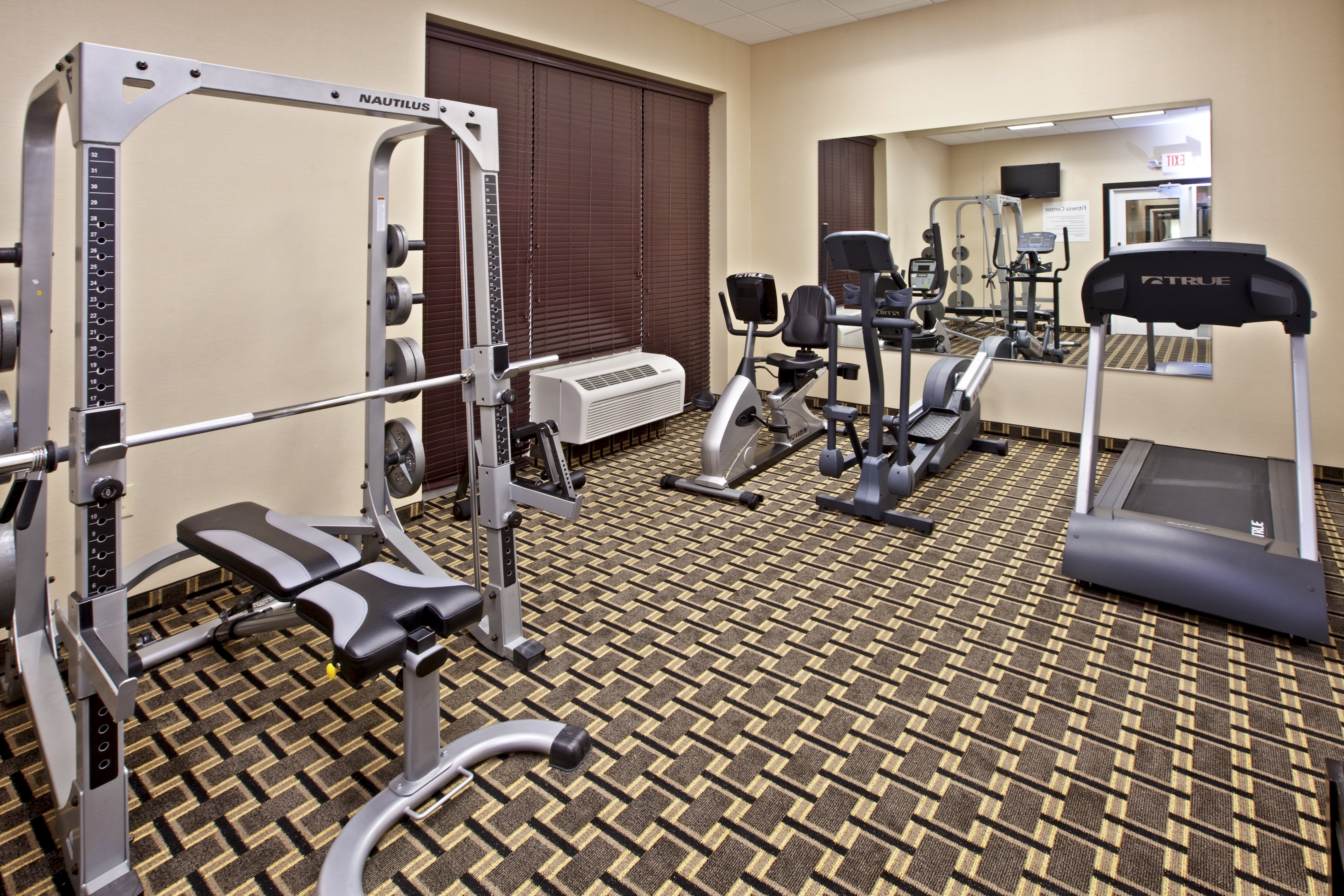 Holiday Inn Louisville Airport South 31/62