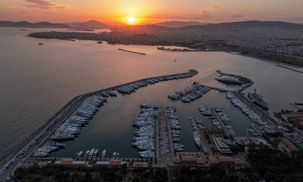 Poseidon Athens 69/73