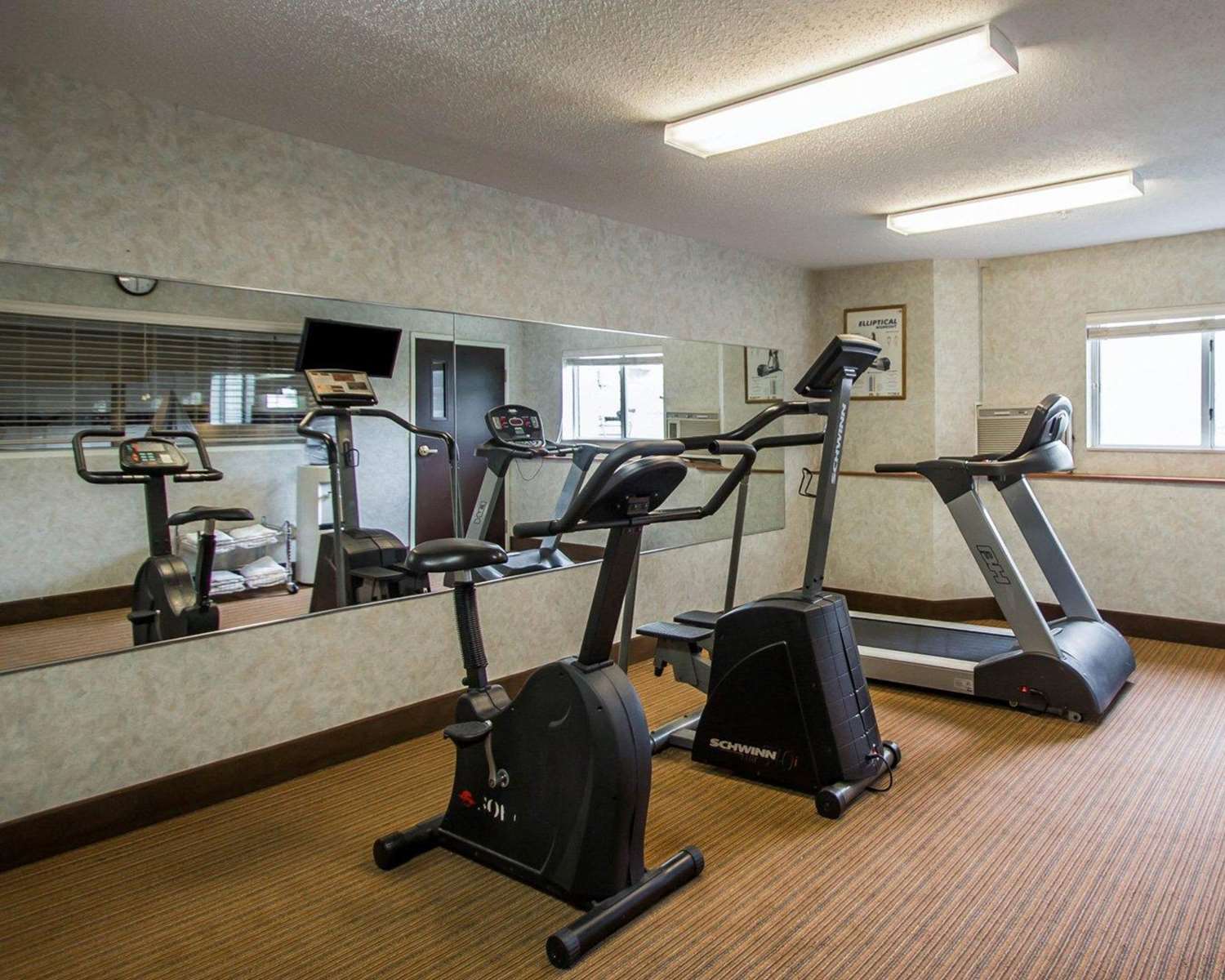 Sleep Inn & Suites Niantic North 21/36