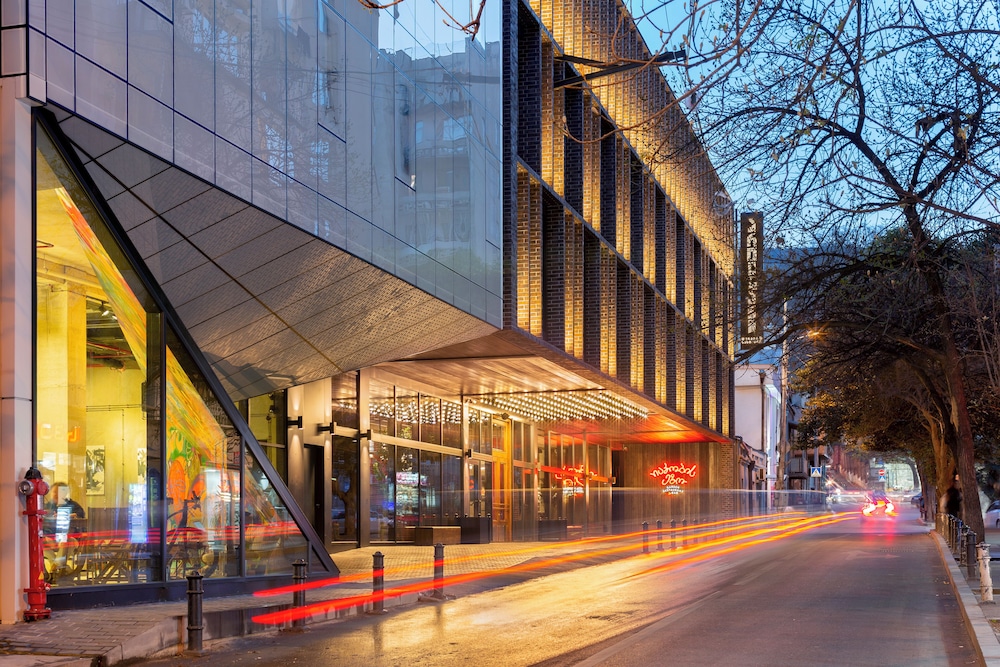 Artizan Design Hotel 54/61