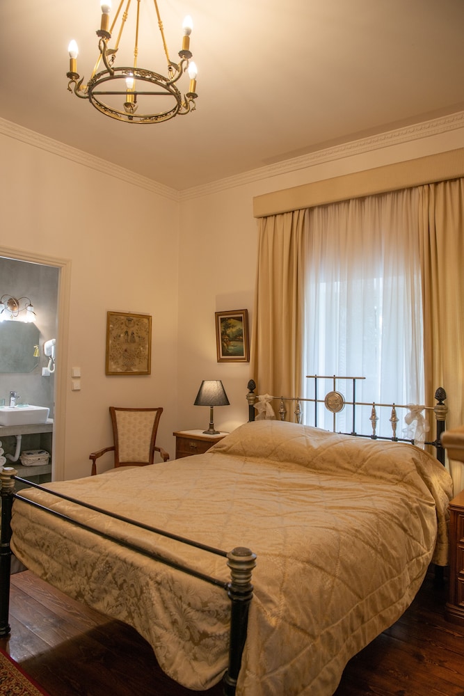 غرفة بسرير مزدوج، Archontiko Stamou Boutique Hotel 3/8