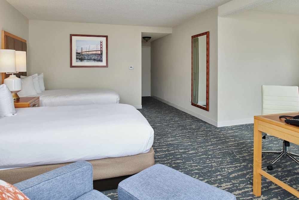 DoubleTree by Hilton Hotel Berkeley Marina 20/83