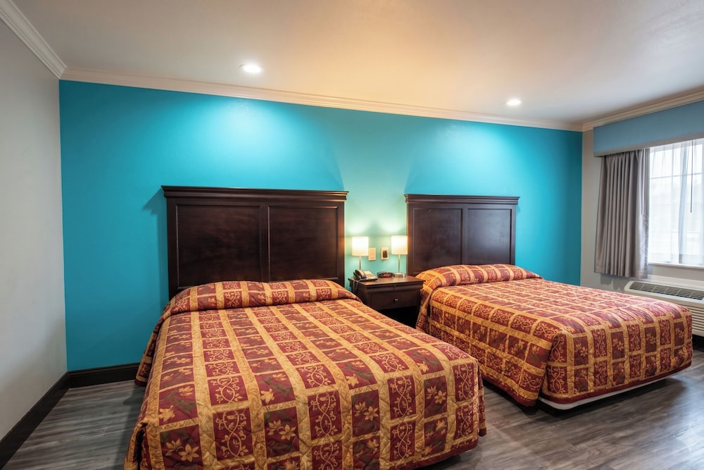 Room at OYO Deluxe Inn, MESQUITE - TX