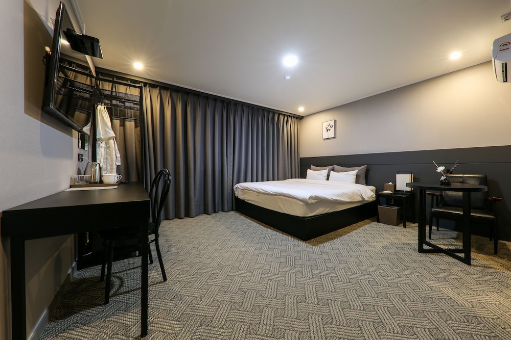 B Cent Hotel 17/58