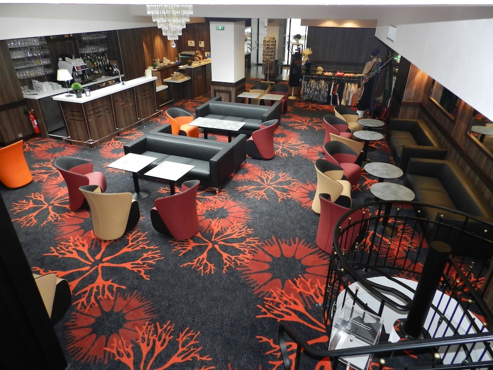 Gloria & Avenue Hotel 14/24