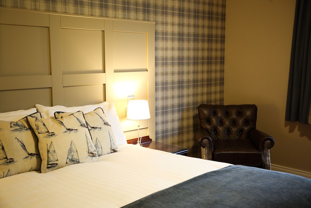 Mulroy Woods Hotel 14/36