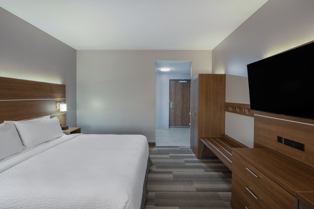 Holiday Inn Express & Suites - Gilbert - Mesa Gateway Airport 18/50