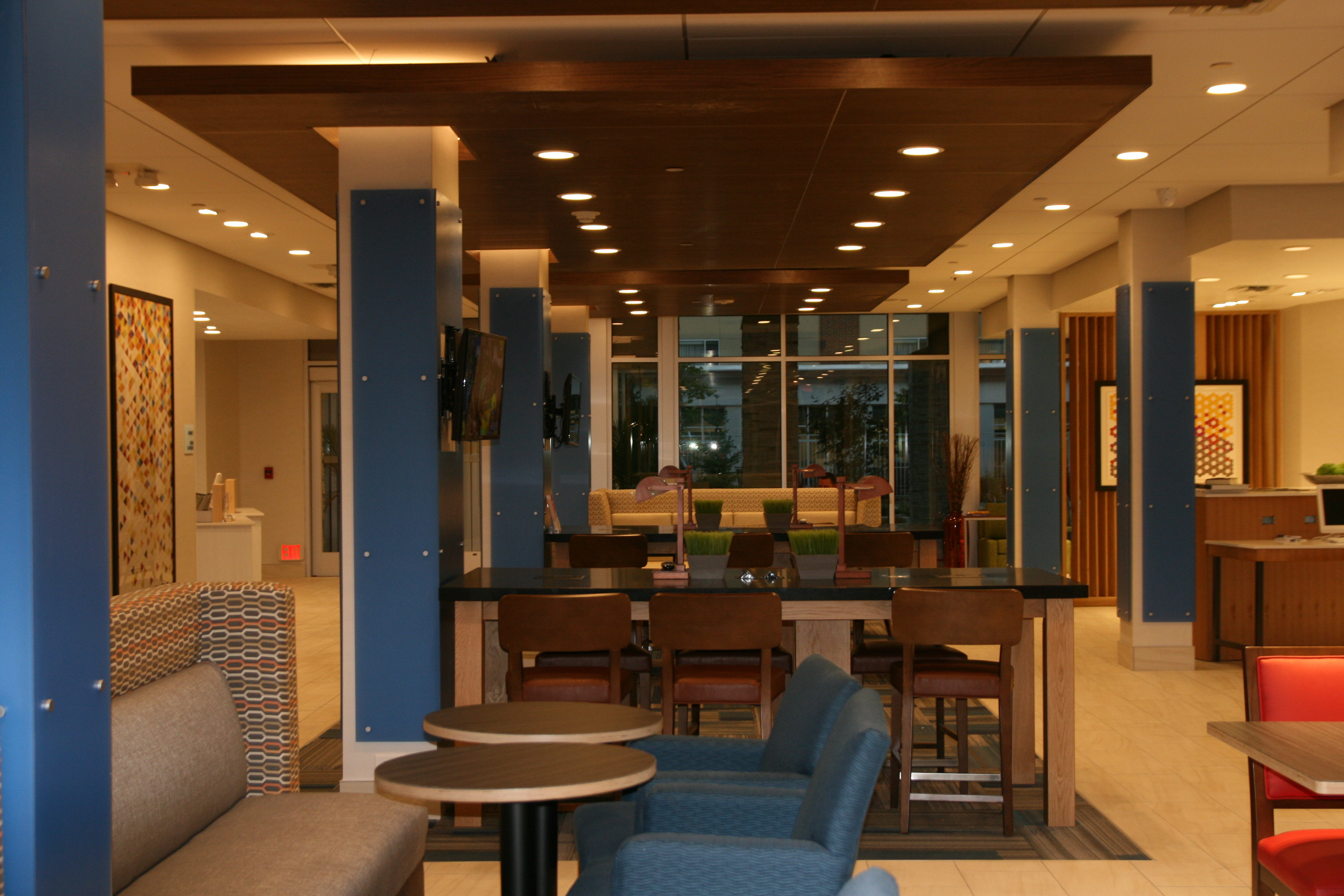 Holiday Inn Express Suites Boise Airport 45/80