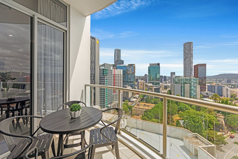 CLLIX Brisbane Central Apartments 38/50