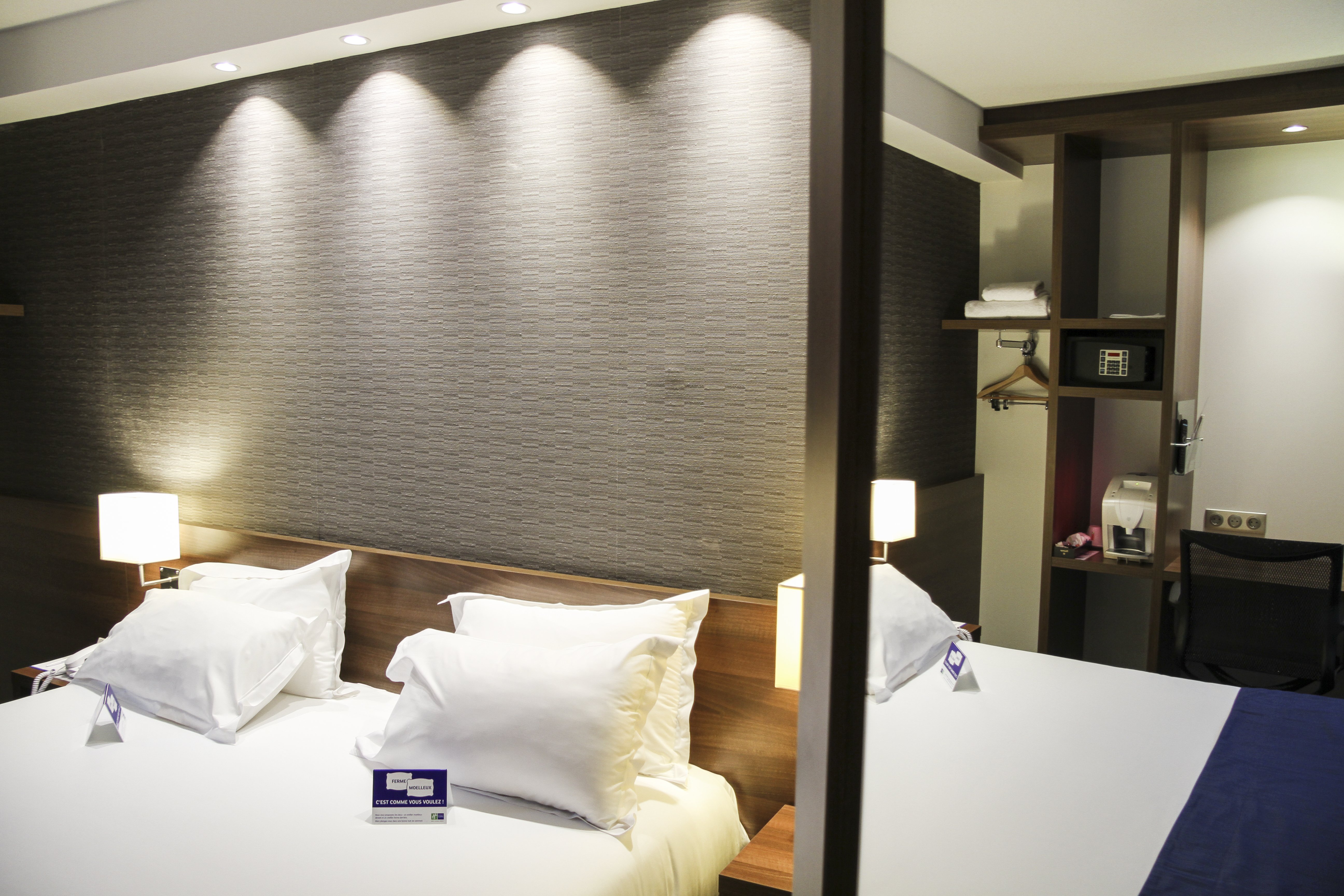HOLIDAY INN EXPRESS AMIENS 23/73