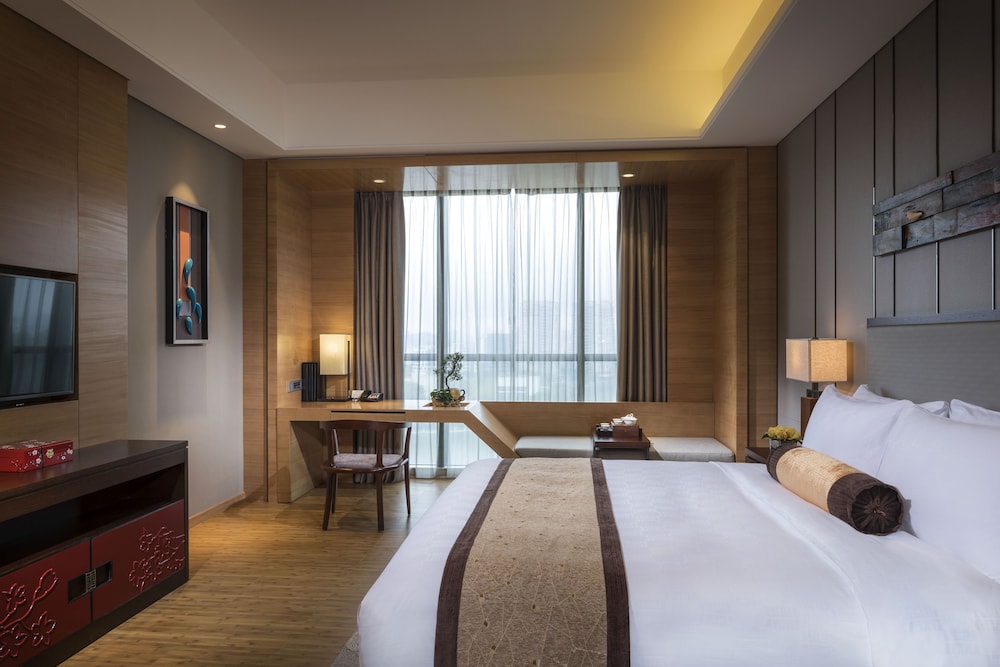 HUALUXE YANGJIANG CITY CENTER 15/79