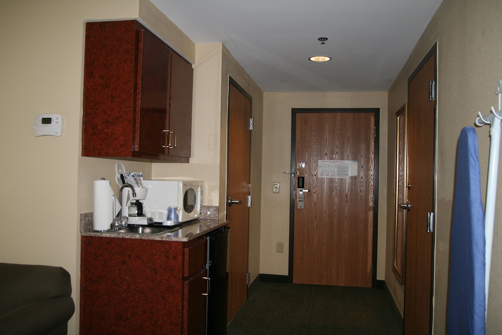 Holiday Inn Express Hotel And Suites Grenada 22/51