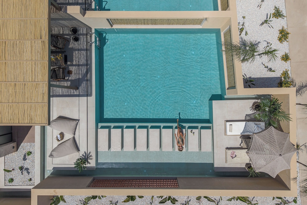 Socrates Hotel 18/78