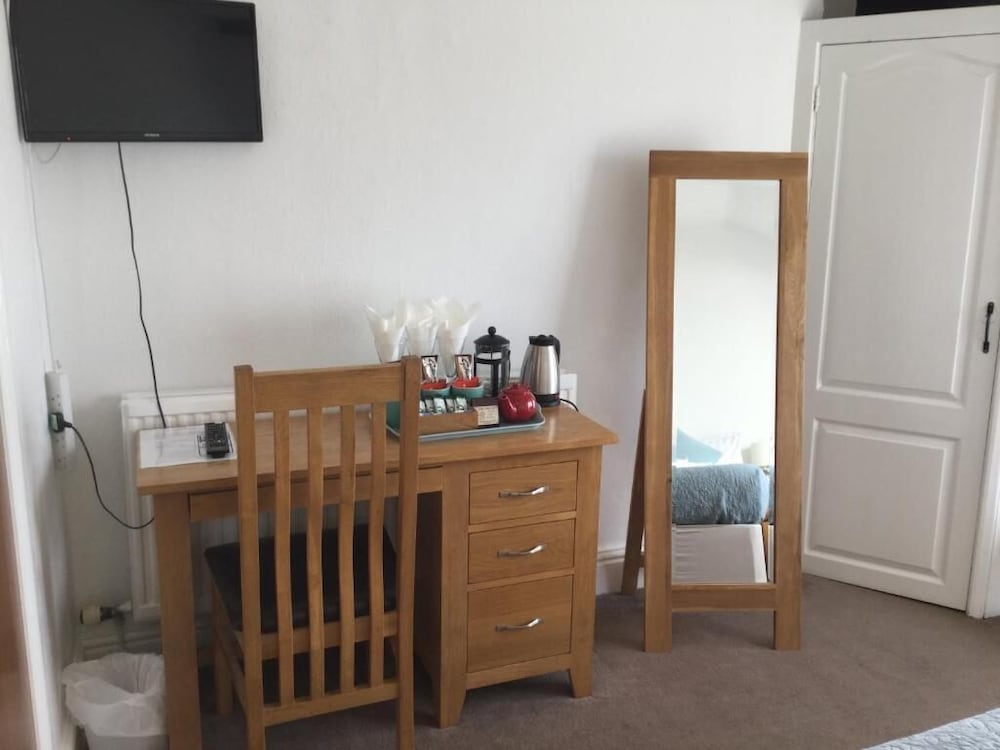 Cardigan Bay Guest House 4/50