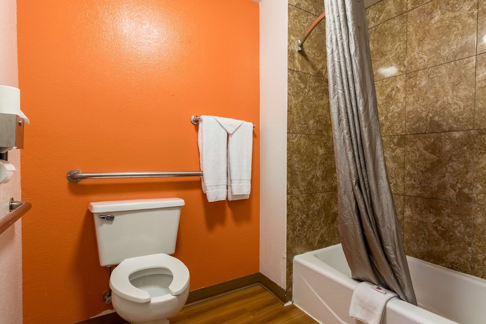 Motel6 Buttonwillow, CA - Central 49/50
