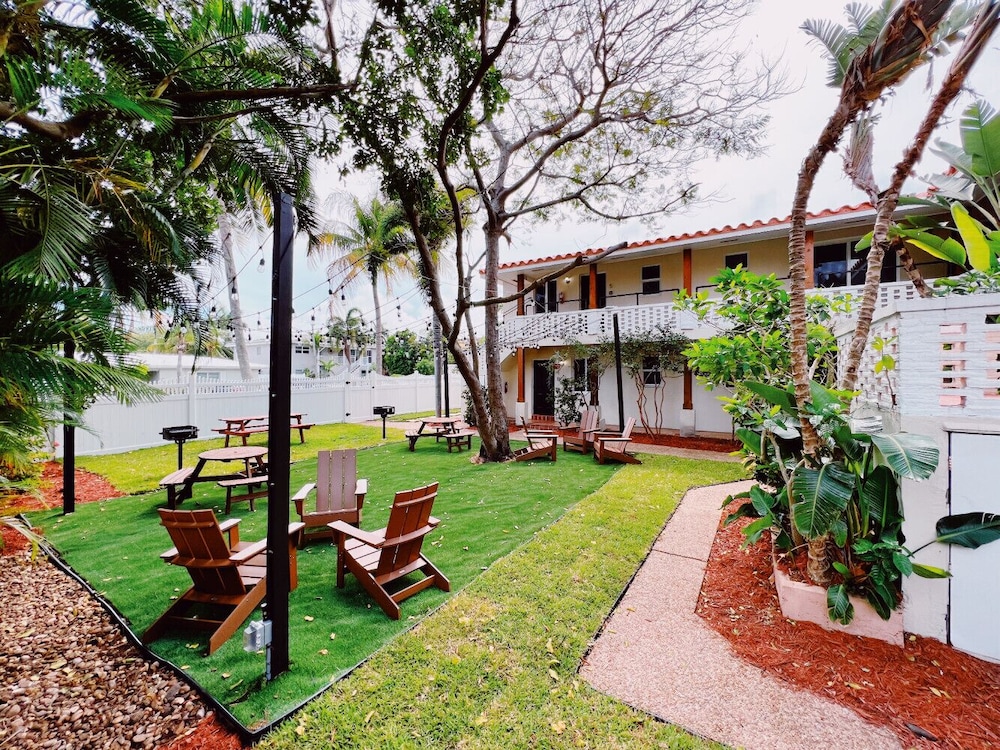 The Leeward Apartments By Lowkl 40/50