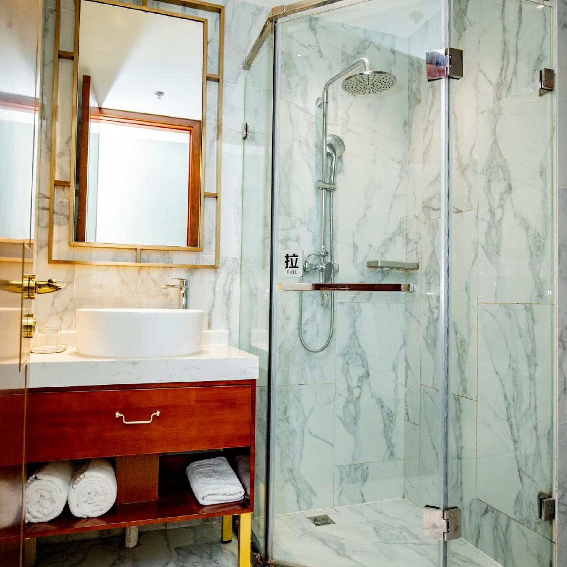 Pierr Palace Hotel (Beijing Nanluo Guxiang) 33/34