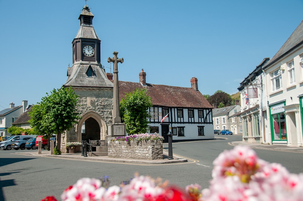 The George Inn 45/49